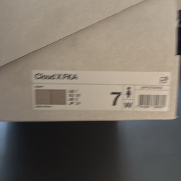 On cloud X FKA TWIGS Running brand new in box - Picture 6 of 6